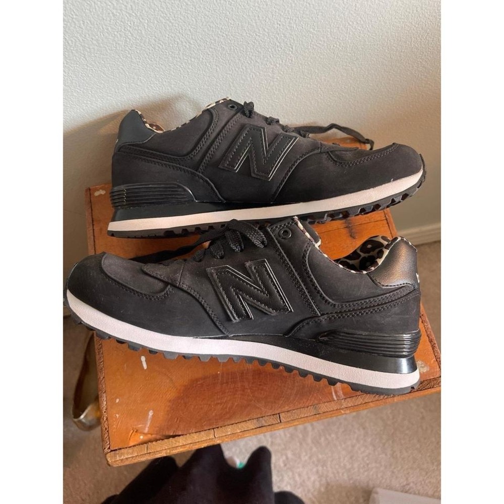 Black Animal Print Athletic Shoe New Balance - Picture 3 of 5